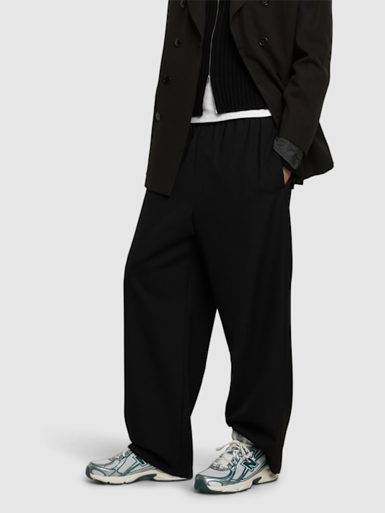 New Balance: Sneakers "740" - men_1 | Luisa Via Roma