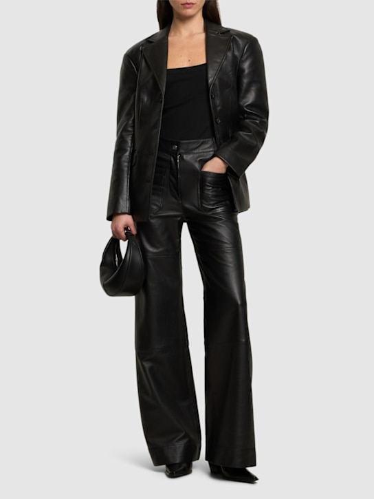 Victoria Beckham: Alina レザーワイドパンツ - women_1 | Luisa Via Roma