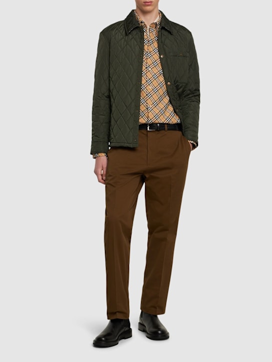 Burberry: Chinohose aus Baumwolle - men_1 | Luisa Via Roma