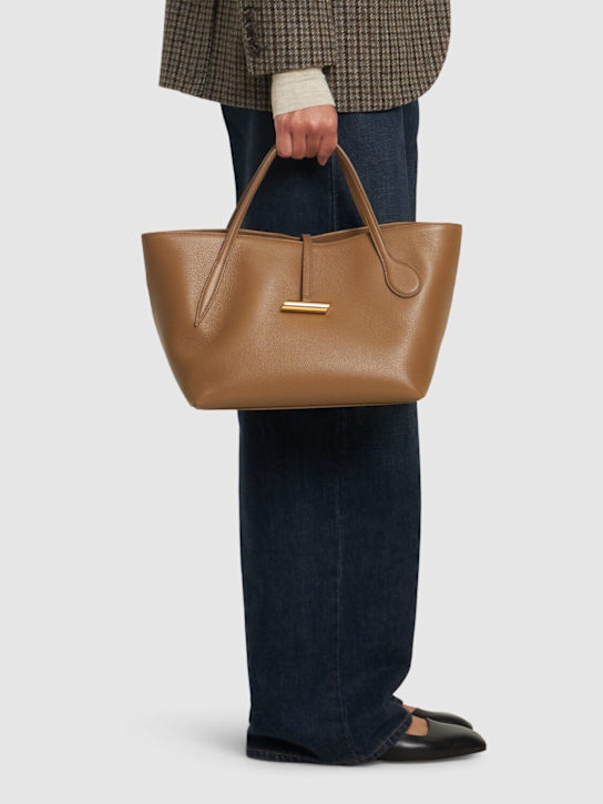 Liffner: Petite Penne grained leather tote bag - women_1 | Luisa Via Roma