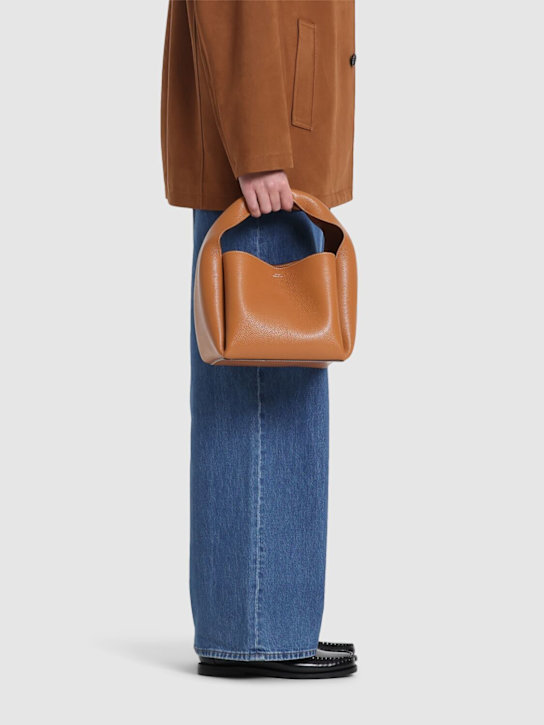 Toteme: レザーバケットバッグ - women_1 | Luisa Via Roma