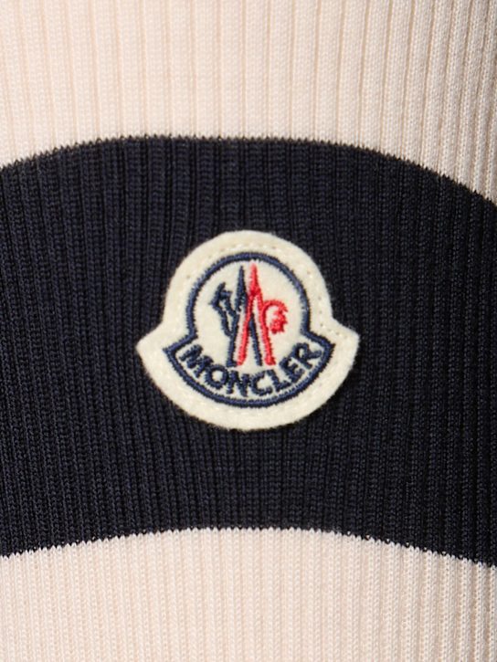Moncler: 超精细初剪羊毛高领毛衣 - 白色/蓝色 - women_4 | Luisa Via Roma