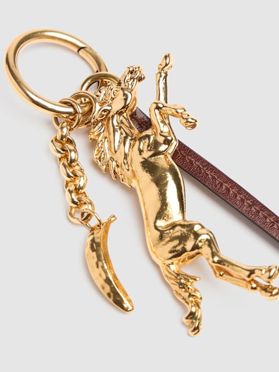 Chloé: 黄铜&皮革logo钥匙链 - Gold Color - women_1 | Luisa Via Roma
