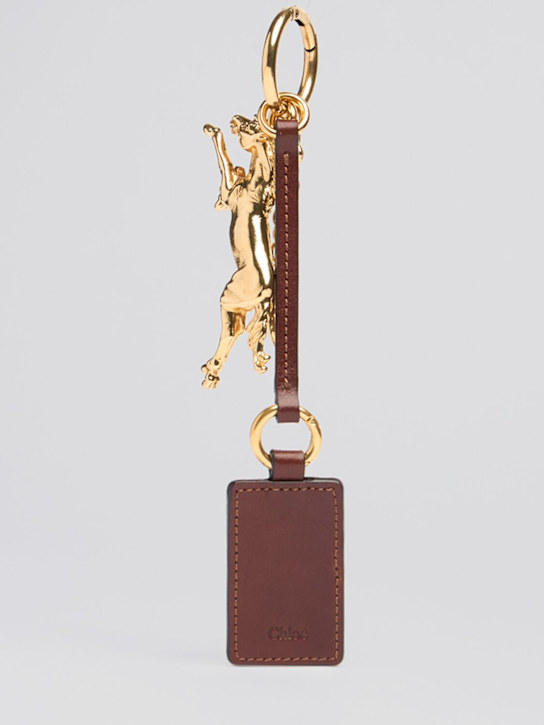 Chloé: 黄铜&皮革logo钥匙链 - Gold Color - women_5 | Luisa Via Roma
