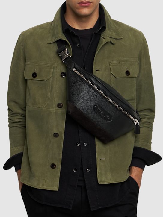Tom Ford: Large grain leather belt bag - men_1 | Luisa Via Roma