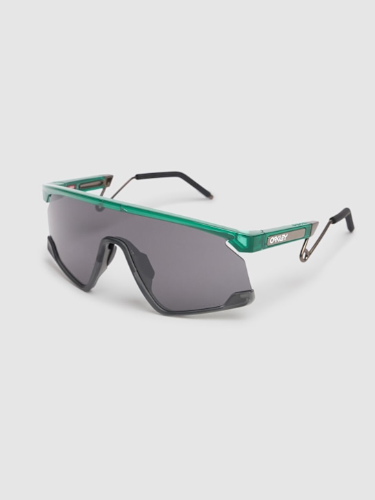 Oakley: Oakley Bxtr metal sunglasses - Mult - men_2 | Luisa Via Roma