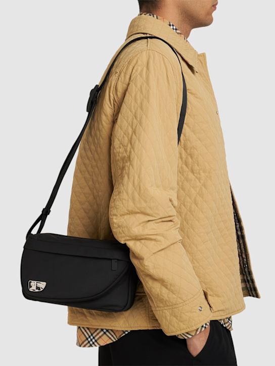 Burberry: Umhängetasche aus Canvas - men_1 | Luisa Via Roma