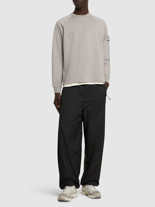 Stone Island: Sudadera con cuello redondo - Polvo - men_1 | Luisa Via Roma