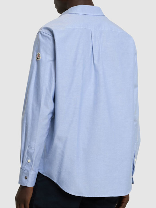 Moncler: Hemd aus Baumwolloxford mit gesticktem Logo - Cool Blue - men_2 | Luisa Via Roma