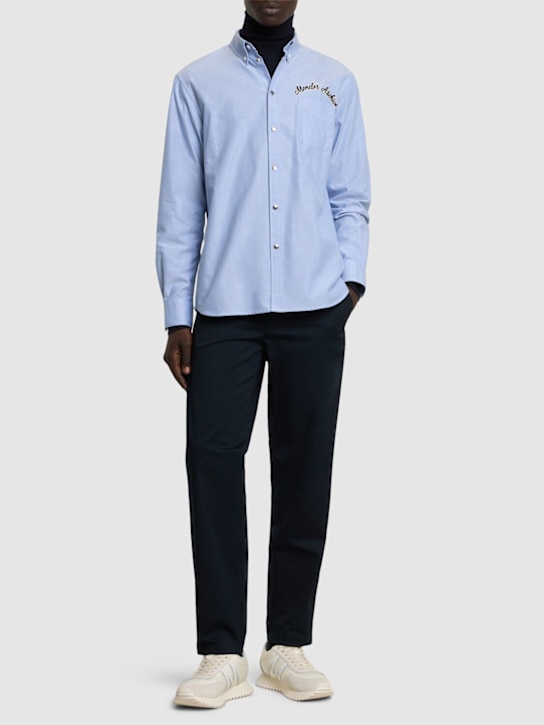 Moncler: Hemd aus Baumwolloxford mit gesticktem Logo - Cool Blue - men_1 | Luisa Via Roma