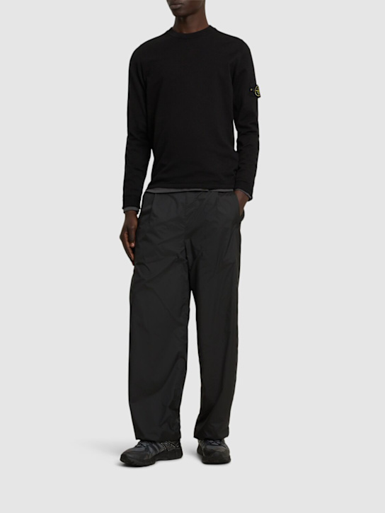 Stone Island: Sudadera de algodón con cuello redondo - Negro - men_1 | Luisa Via Roma