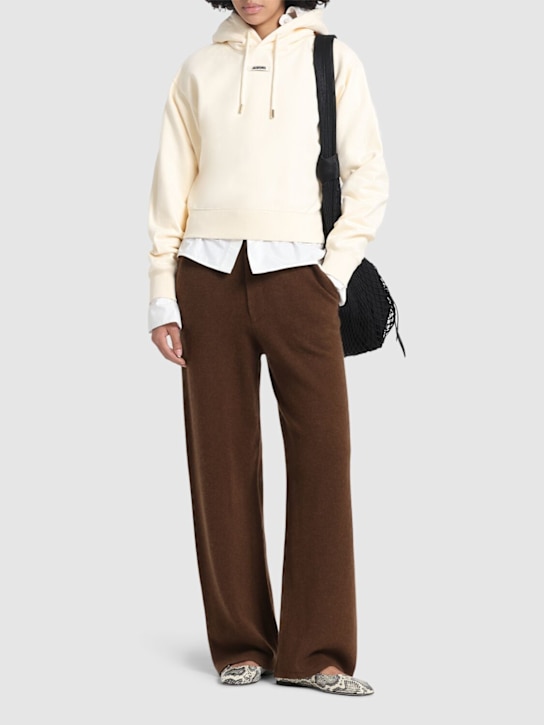 Jacquemus: Le Hoodie Gros Grain棉质短款连帽卫衣 - 浅米黄色 - women_1 | Luisa Via Roma