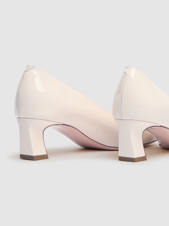 Roger Vivier: 45mm Trompette patent leather pumps - Off White - women_3 | Luisa Via Roma