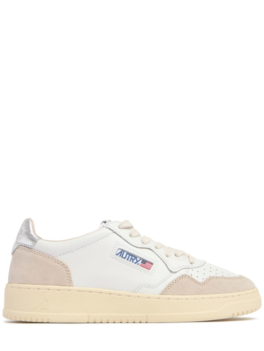 Autry: Medalist Low sneakers - White/Silver - women_0 | Luisa Via Roma