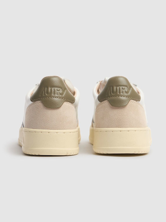 Autry: Medalist Low sneakers - White/Grey - men_3 | Luisa Via Roma