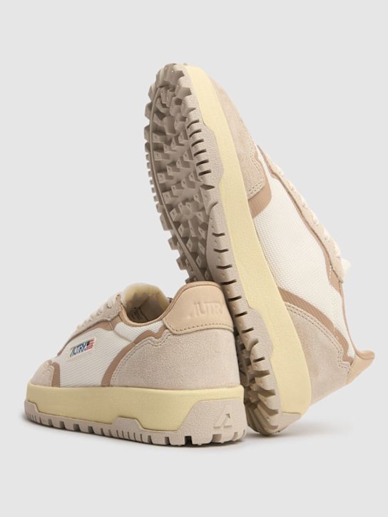 Autry: Wildpace Low sneakers - Brown/White - women_3 | Luisa Via Roma