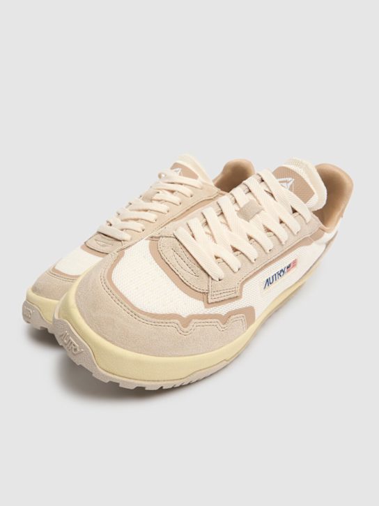 Autry: Wildpace Low sneakers - Brown/White - women_2 | Luisa Via Roma