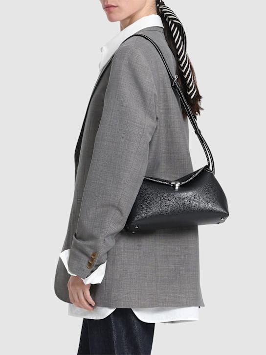 Toteme: Pochette T-Lock in pelle martellata - women_2 | Luisa Via Roma
