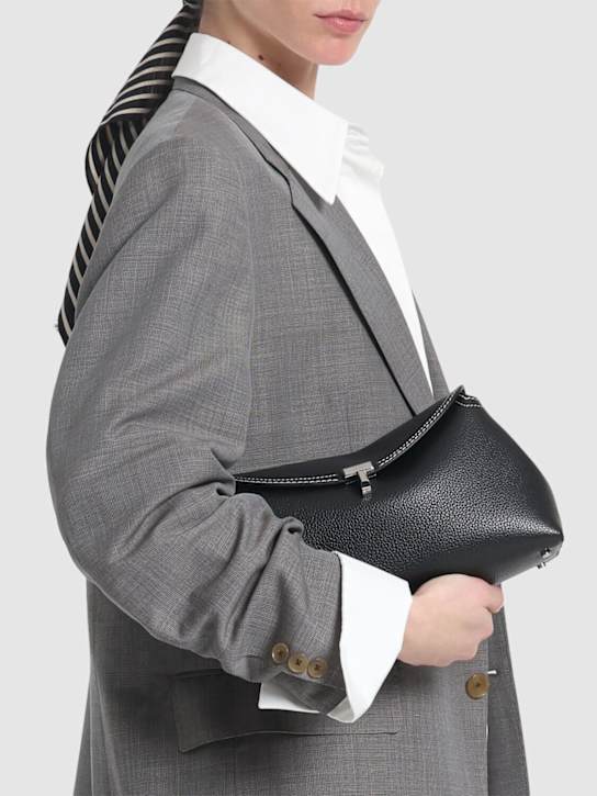 Toteme: Pochette T-Lock in pelle martellata - women_1 | Luisa Via Roma