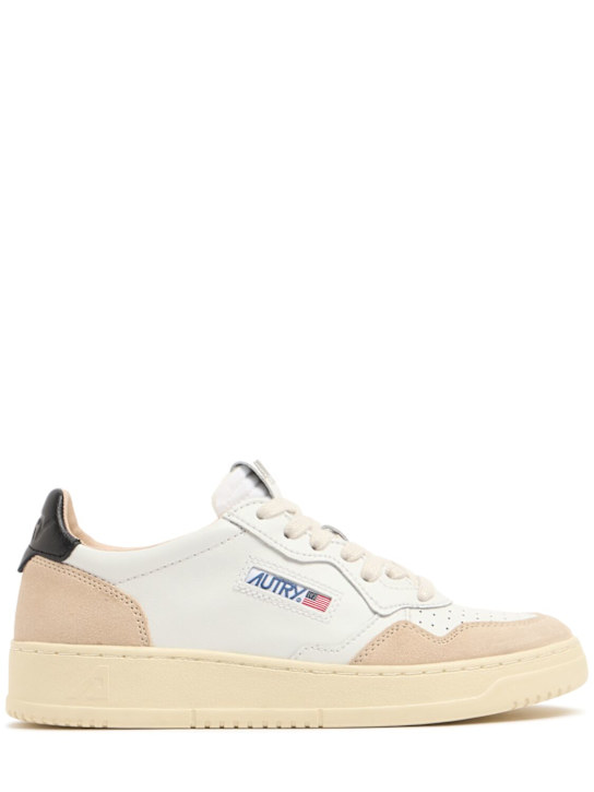 Autry: Medalist Low sneakers - White/Black - women_0 | Luisa Via Roma