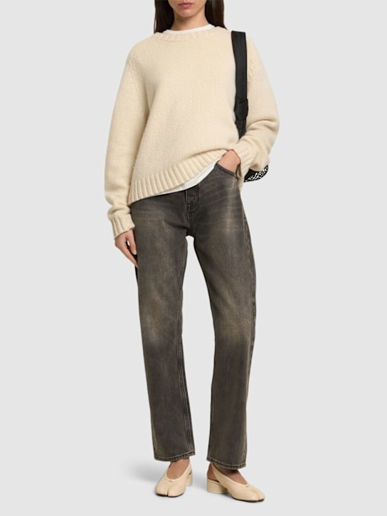 Fear of God ESSENTIALS: 复古5个口袋牛仔裤 - women_1 | Luisa Via Roma