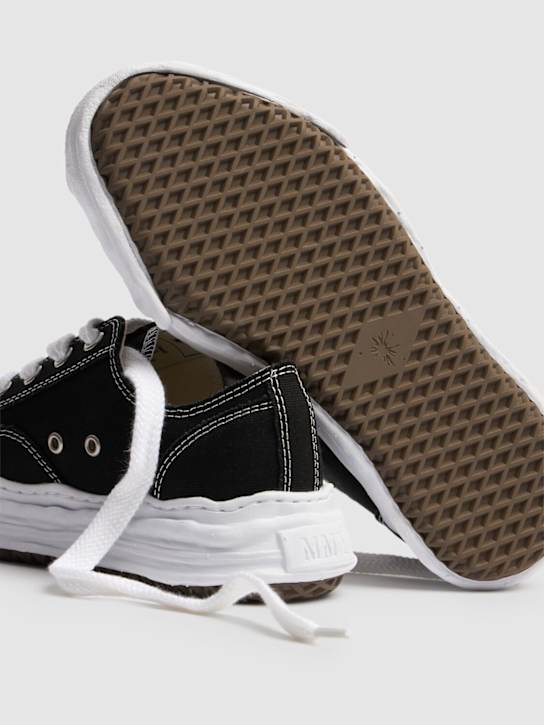 Mihara Yasuhiro: Hank canvas low sneakers - Black - men_4 | Luisa Via Roma
