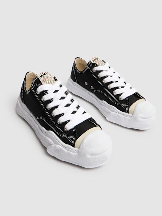 Mihara Yasuhiro: Hank canvas low sneakers - Black - men_2 | Luisa Via Roma