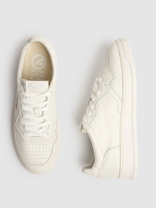 Autry: Medalist Low sneakers - White - men_3 | Luisa Via Roma