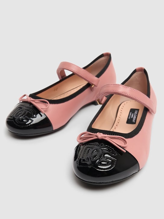 Dolce&Gabbana: Ballerines en cuir verni à logo - Rose/Noir - kids-girls_1 | Luisa Via Roma