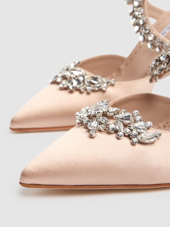 Manolo Blahnik: 90毫米"LURUM"施华洛世奇水晶丝缎穆勒鞋 - 腮红色 - women_3 | Luisa Via Roma