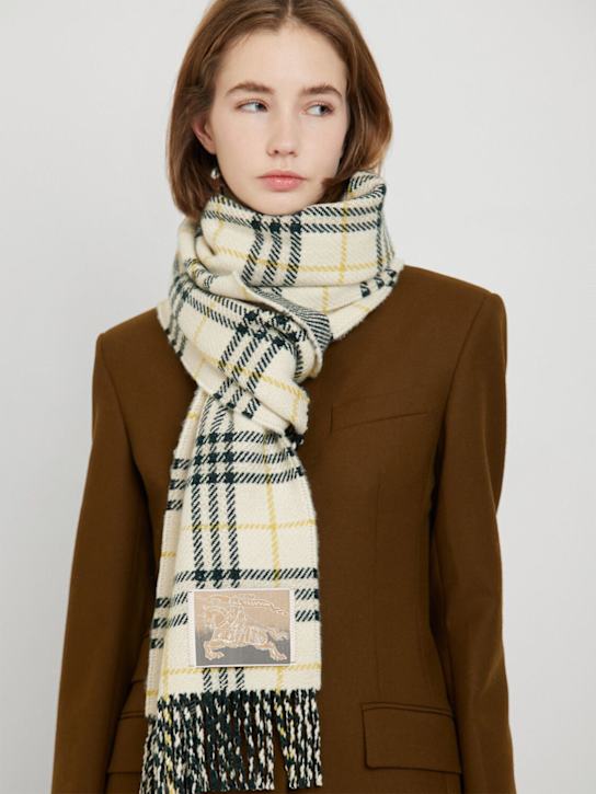 Burberry: Sciarpa in lana e cashmere check - women_1 | Luisa Via Roma