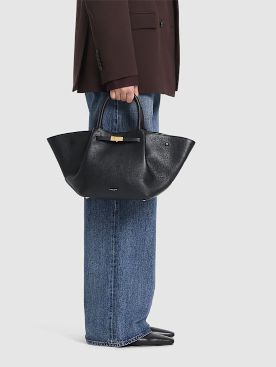 DeMellier: The Midi New York grain leather tote bag - women_1 | Luisa Via Roma