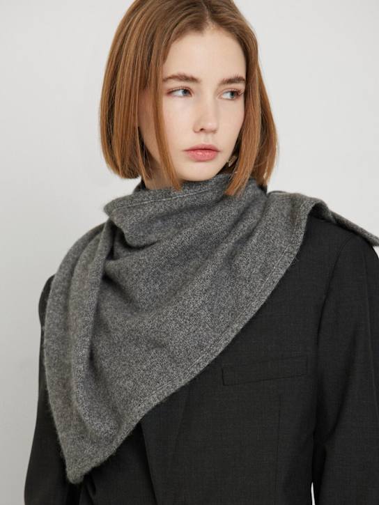 The Row: Itrani cashmere scarf - Stone Melange - women_1 | Luisa Via Roma