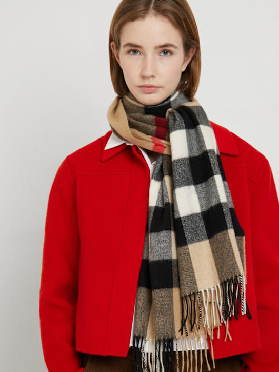 Burberry: Sciarpa in cashmere Mega Check - women_1 | Luisa Via Roma