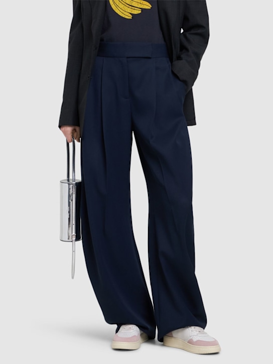 Autry: Medalist Low sneakers - White/Powder - women_1 | Luisa Via Roma