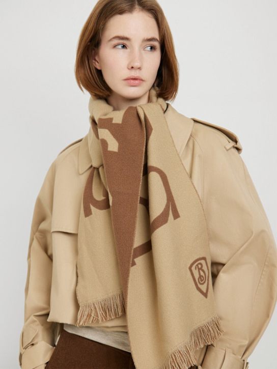 Burberry: Sciarpa Mu Heraldry in lana con logo - women_1 | Luisa Via Roma