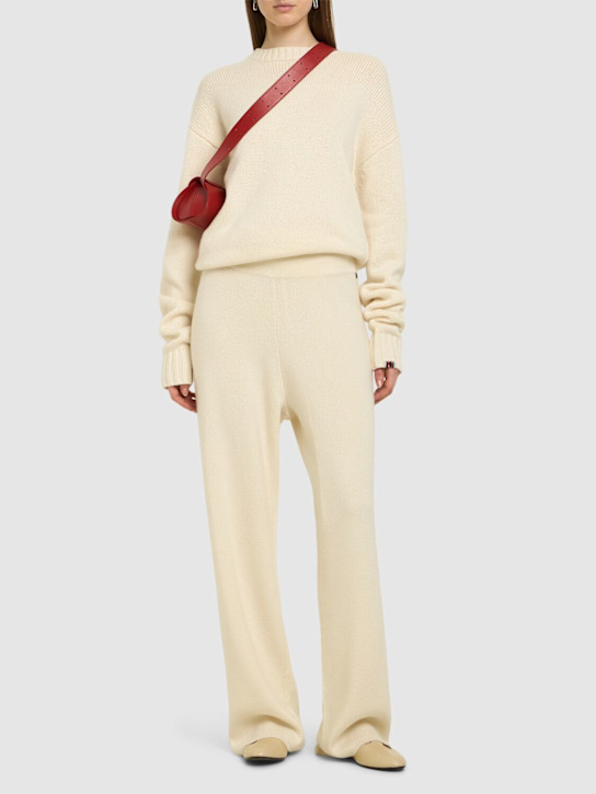 Extreme Cashmere: Strut cashmere blend knitted pants - Cream - women_1 | Luisa Via Roma