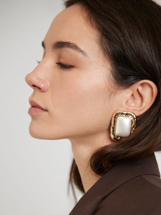 Self-portrait: Mottled stud earrings - women_1 | Luisa Via Roma