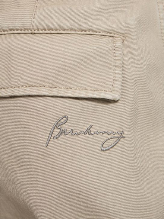 Burberry: Cold garment dye cargo pants - Heron - men_4 | Luisa Via Roma
