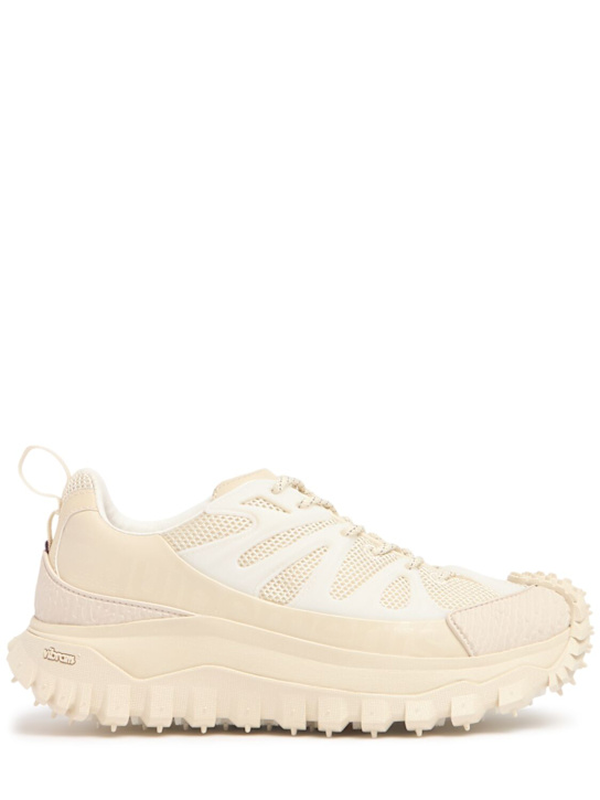 Moncler: Salehe Bembury Amoeba Trailgrip sneakers - Bianco - women_0 | Luisa Via Roma