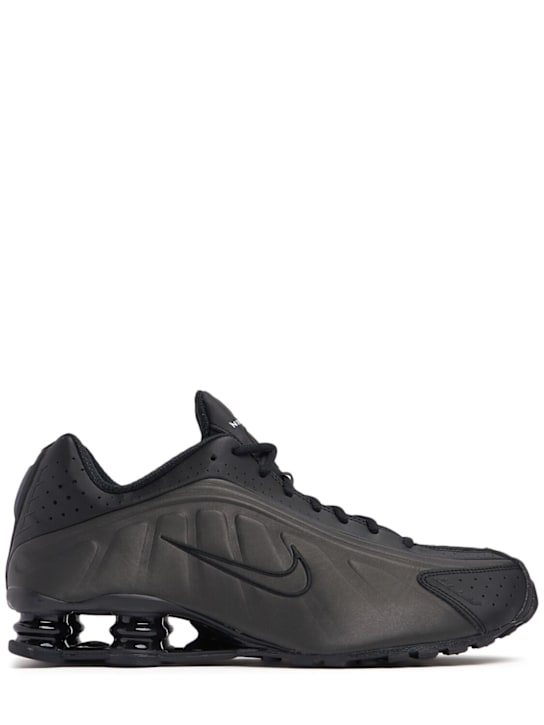 Nike: Shox R4 sneakers - Black/Black-bla - men_0 | Luisa Via Roma