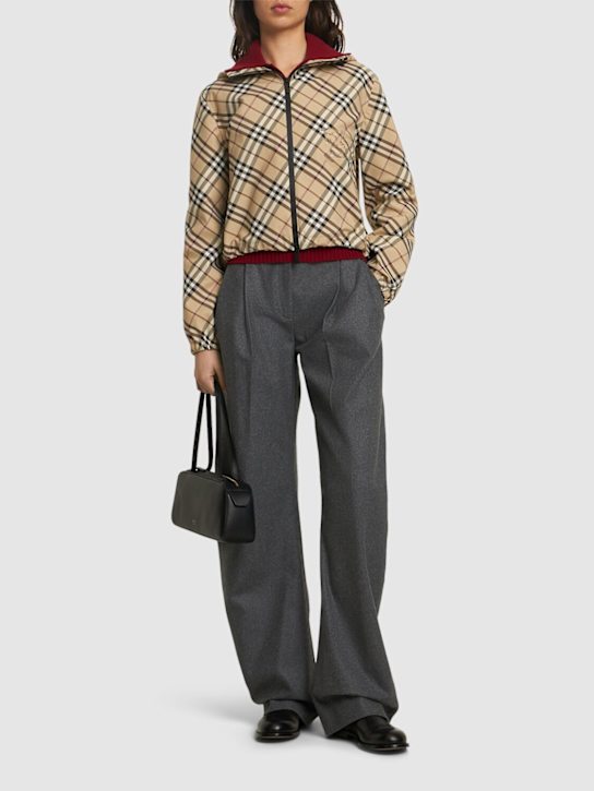 Burberry: Check cropped puffer jacket - women_1 | Luisa Via Roma