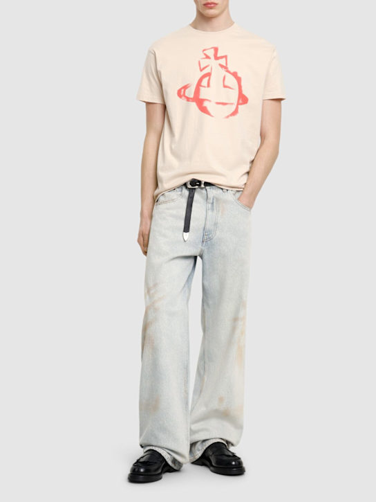 Vivienne Westwood: Stencil orb classic t-shirt - men_1 | Luisa Via Roma