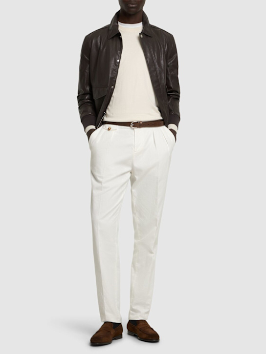 Brunello Cucinelli: コットンプリーツパンツ - Neve - men_1 | Luisa Via Roma
