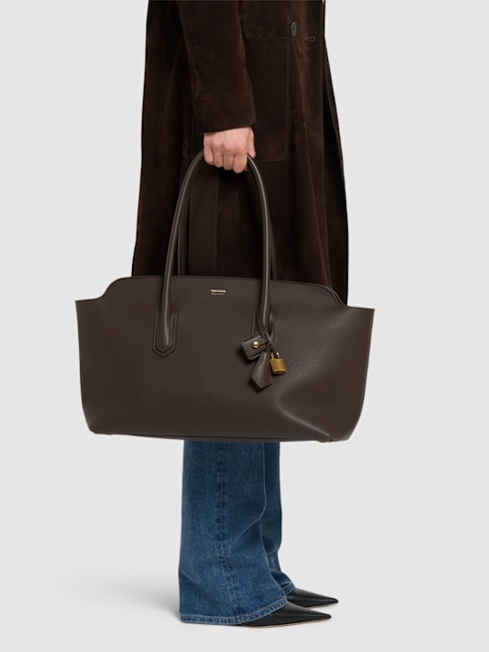 Tom Ford: Large Alexander grained leather tote bag - Chocolate - women_1 | Luisa Via Roma