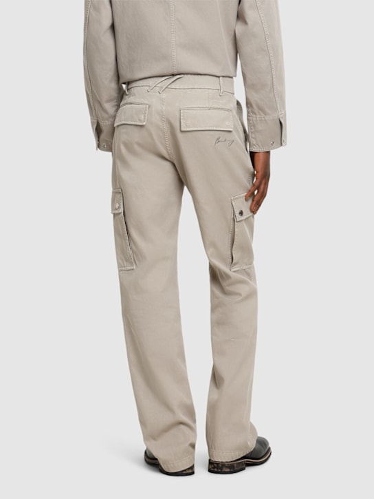 Burberry: Cold garment dye cargo pants - Heron - men_2 | Luisa Via Roma