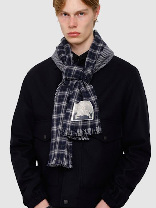 Burberry: Karierter Schal aus Wollmischung - men_1 | Luisa Via Roma