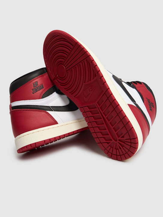 Jordan: Sneakers "Air Jordan 1 Retro High OG“ - Weiß/Schwarz/Ro - men_4 | Luisa Via Roma