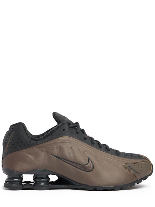 Nike: Sneakers Shox R4 - women_0 | Luisa Via Roma