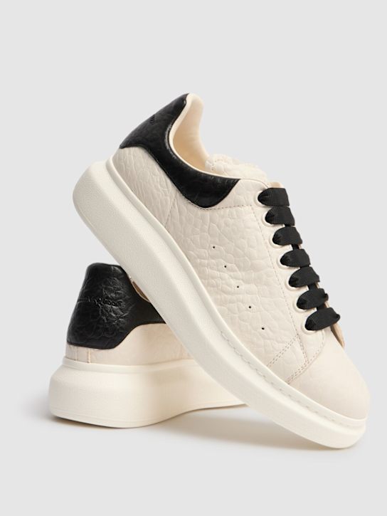 McQueen: Oversized leather sneakers - Off White/Black - men_4 | Luisa Via Roma
